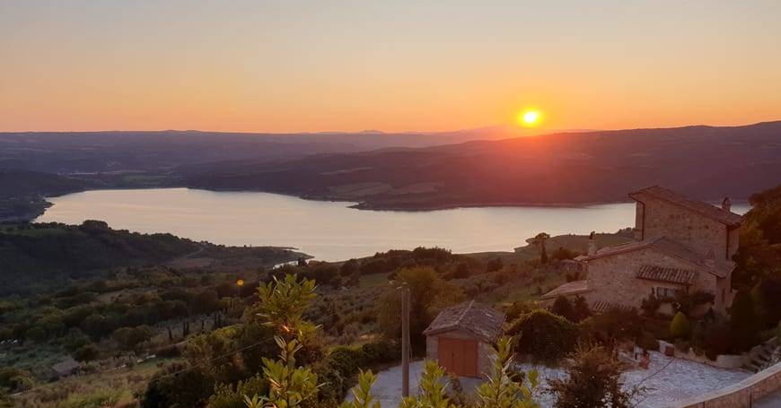 Italia Coast to Coast. Luoghi da non perdere sul tratto da Portonovo a Orvieto