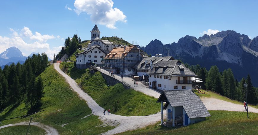 santuario di monte lussari rotta a nord est