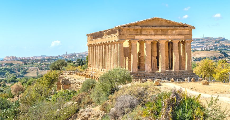 Vieni a scoprire la Sicilia dei Cammini. Grandi itinerari da mare a mare