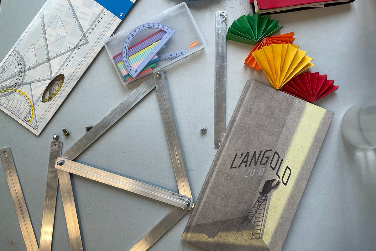 L’altro è dietro l’angolo! Laboratorio di geometria con gli albi